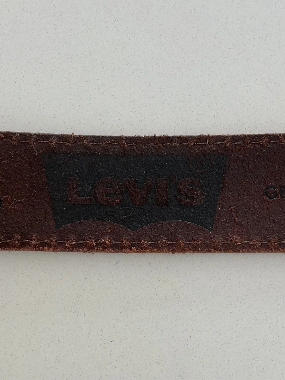 Levi's Men's Embossed Logo Loop Casual Leather Belt  11LV020154